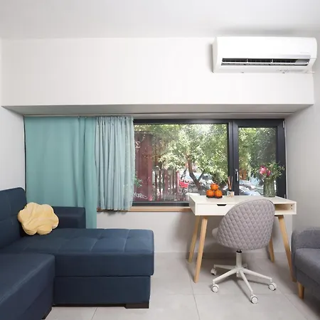 Orange Downtown Apartment *